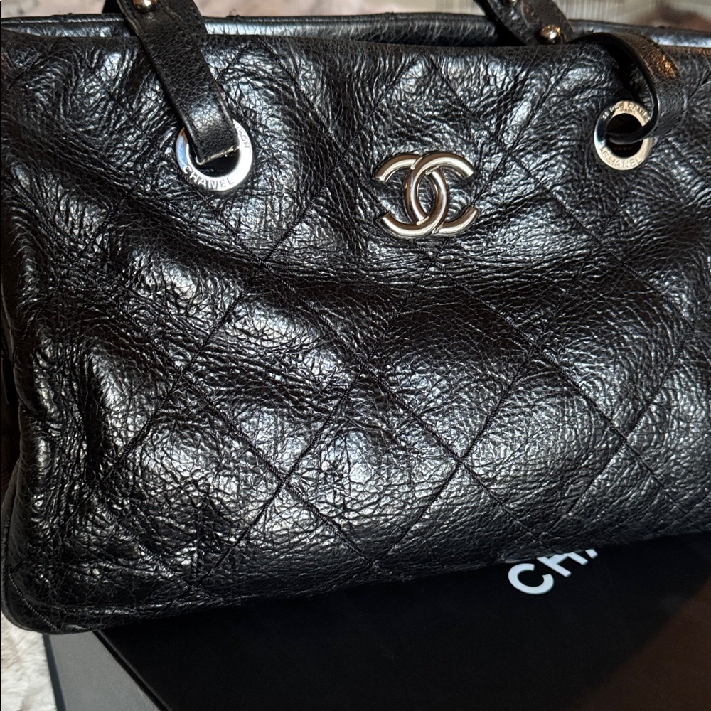 Chanel tote, black. - Picture 3 of 14